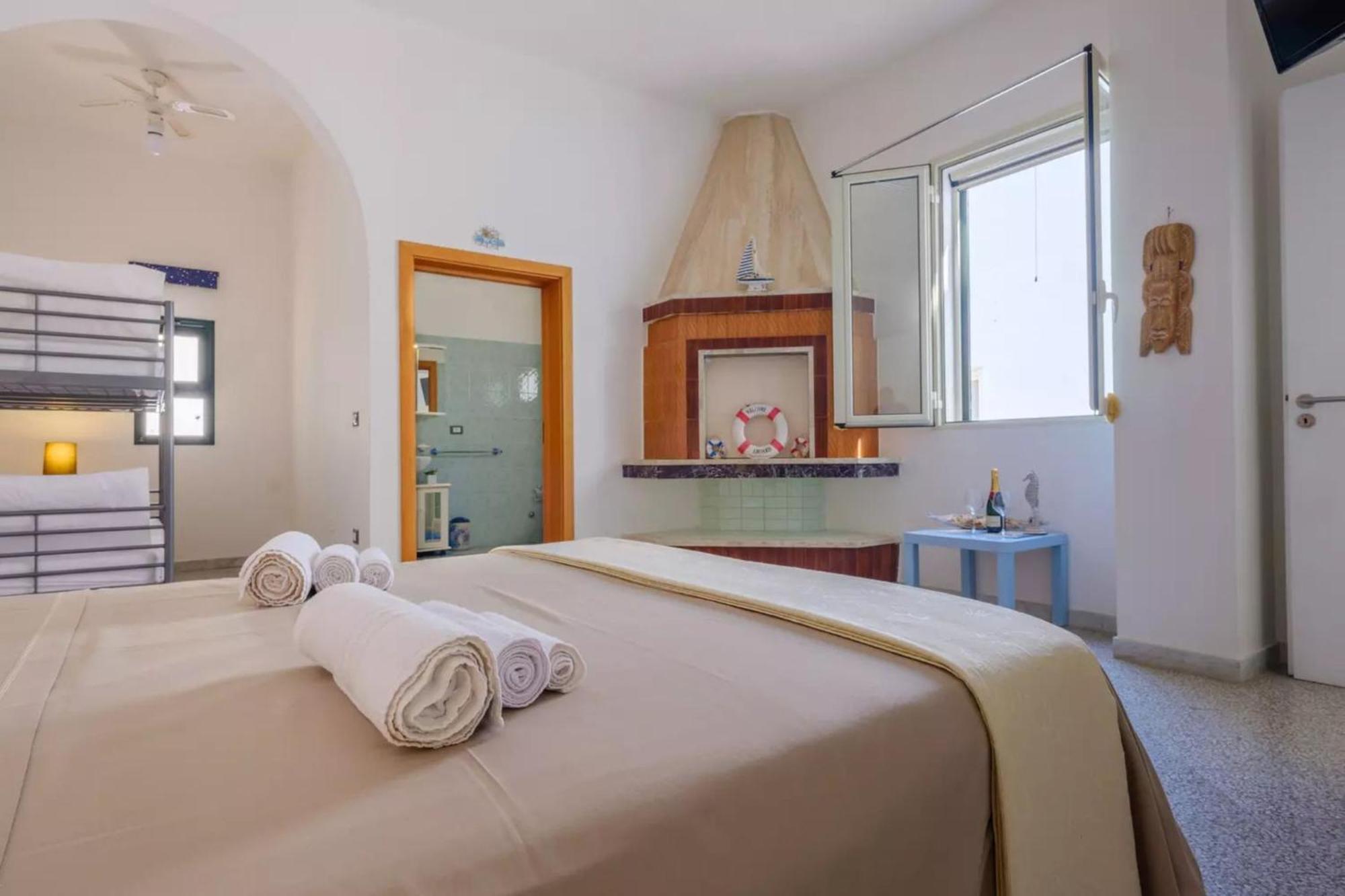 Emerald Residence Sleeps 12 With Sea View Porto Cesareo Zewnętrze zdjęcie