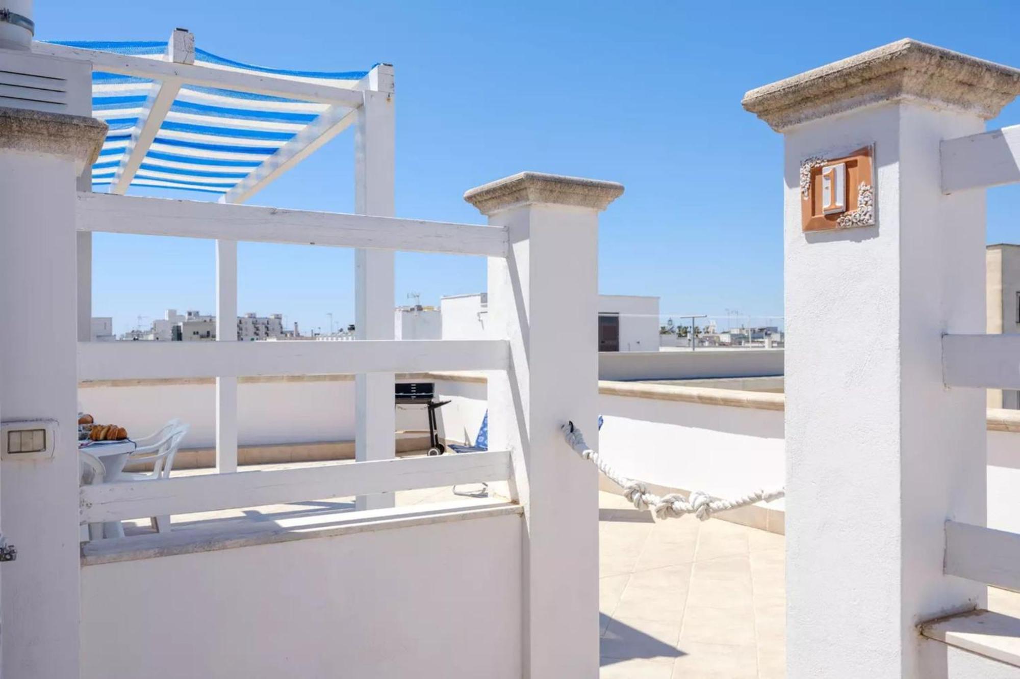 Emerald Residence Sleeps 12 With Sea View Porto Cesareo Zewnętrze zdjęcie