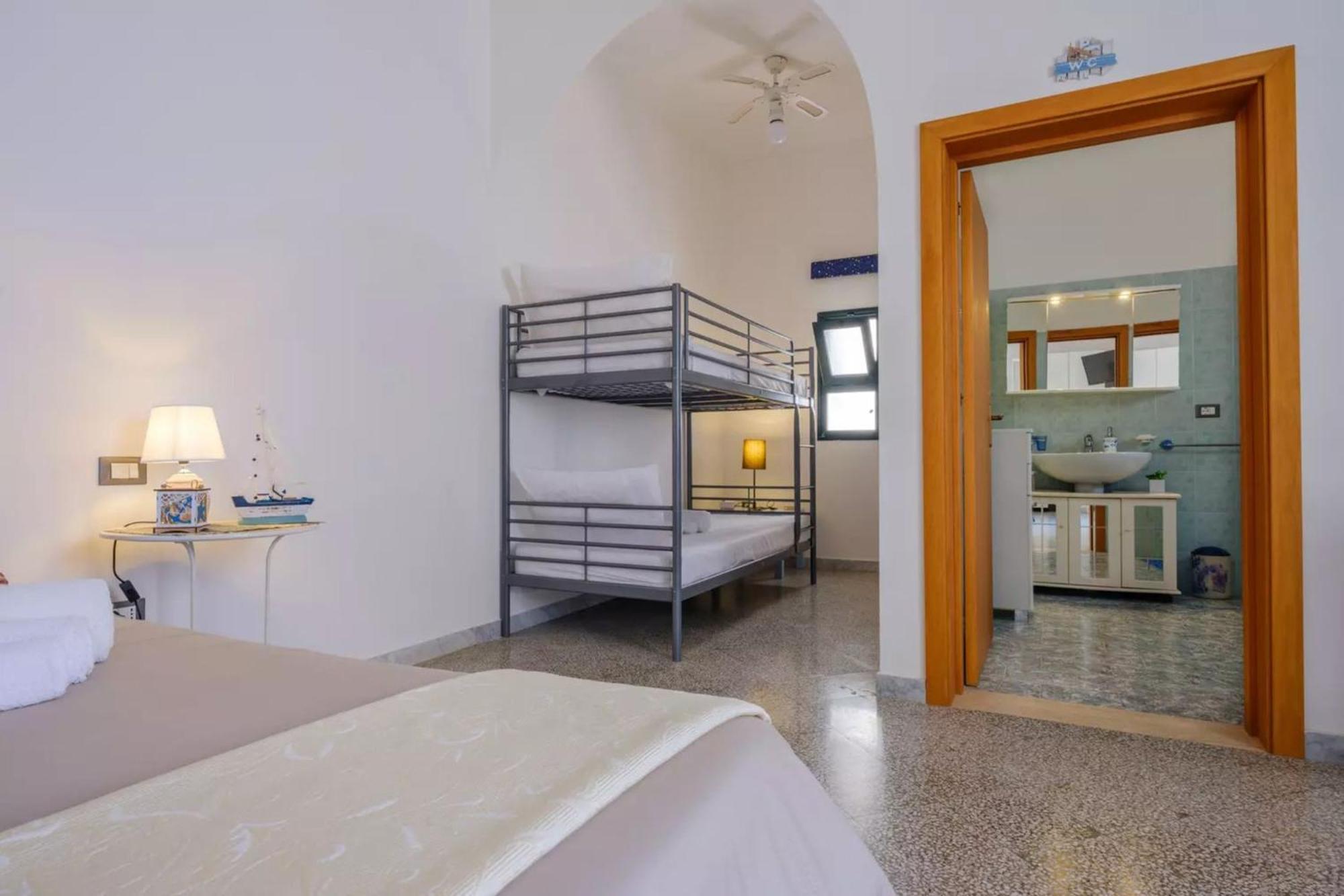 Emerald Residence Sleeps 12 With Sea View Porto Cesareo Zewnętrze zdjęcie